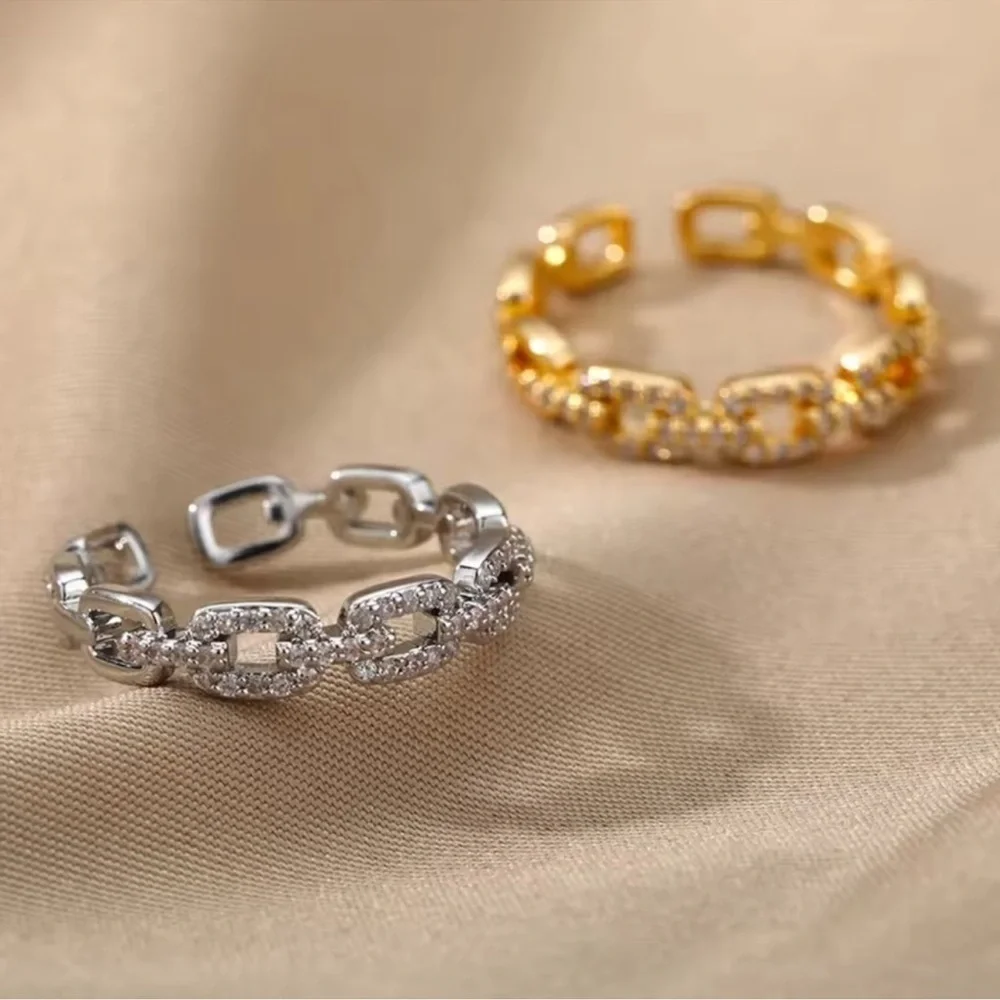 Elegant Gold Link Crystal Resizable Ring